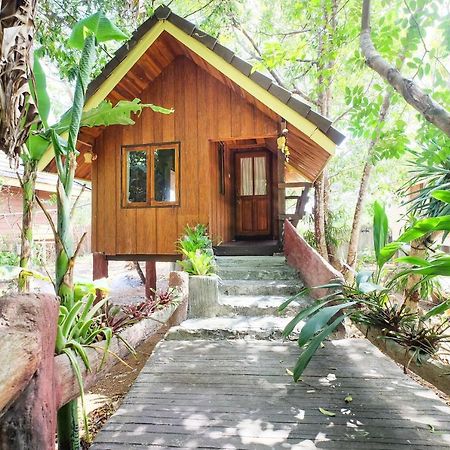 Oyo 604 Ruen Mai Horm Resort Trang Bagian luar foto