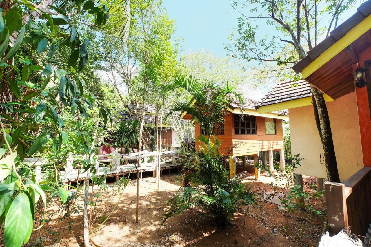 Oyo 604 Ruen Mai Horm Resort Trang Bagian luar foto