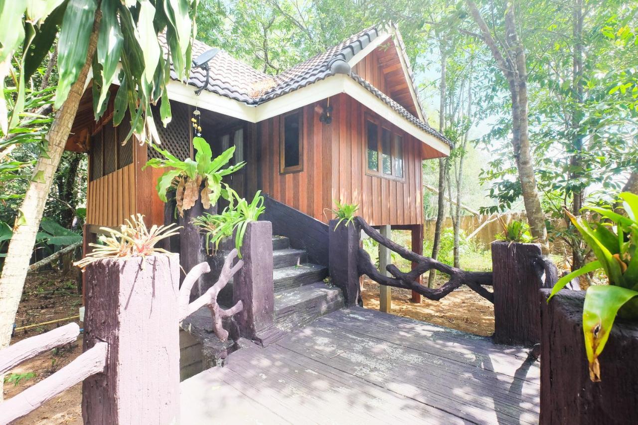 Oyo 604 Ruen Mai Horm Resort Trang Bagian luar foto