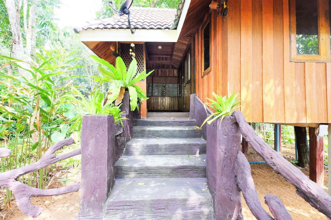Oyo 604 Ruen Mai Horm Resort Trang Bagian luar foto