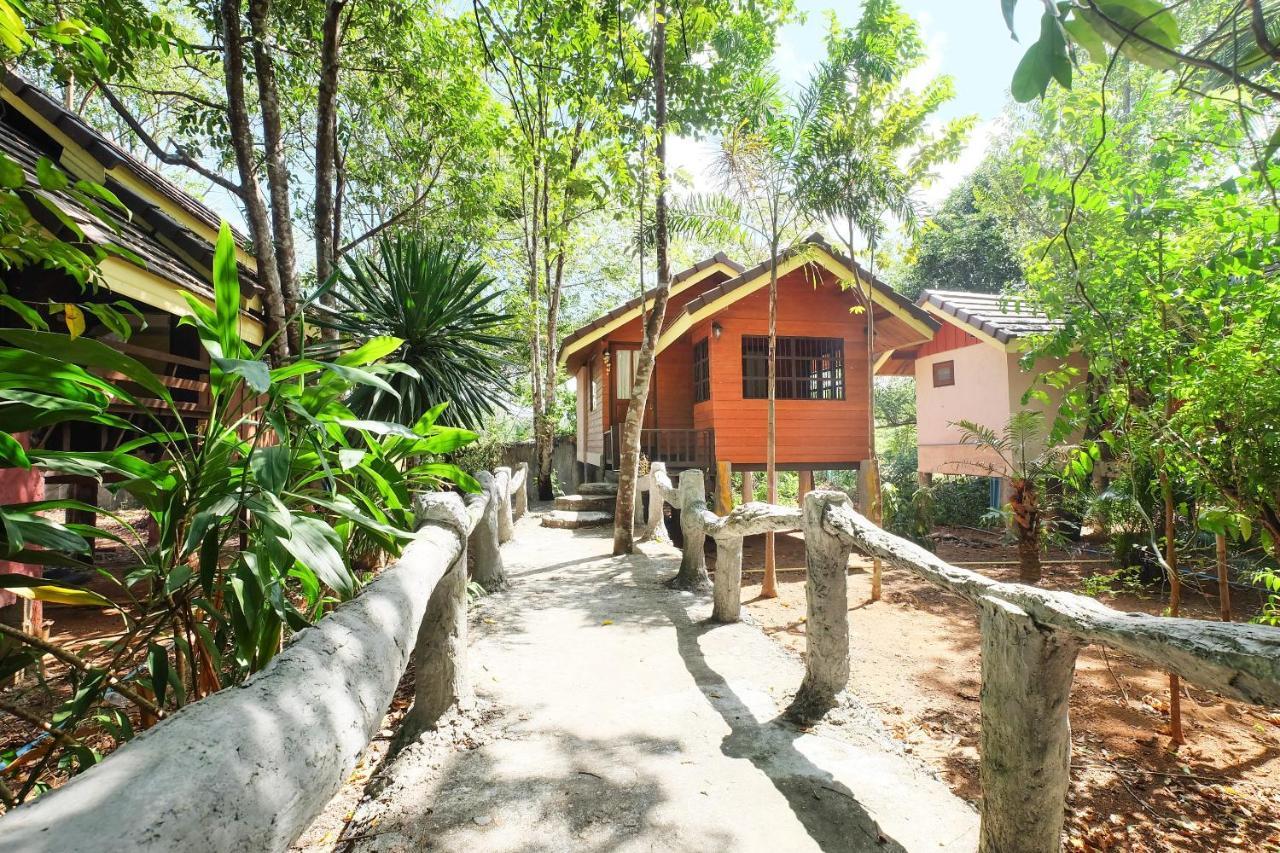 Oyo 604 Ruen Mai Horm Resort Trang Bagian luar foto